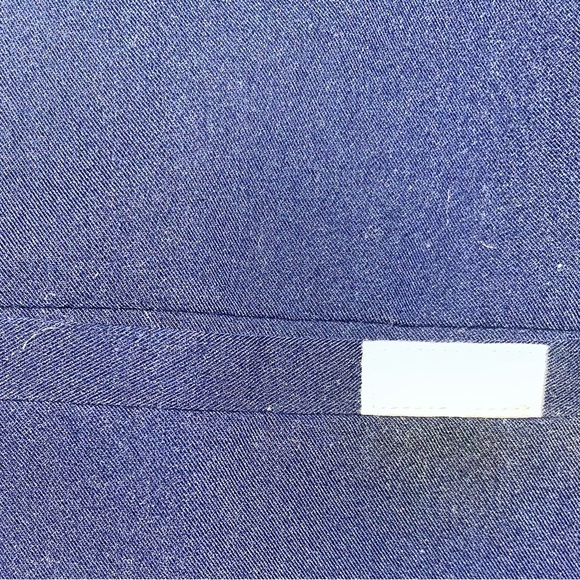 FIGS Casma Three-Pocket Scrub Top - Picture 2 of 4